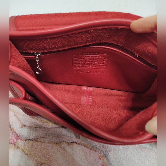 Vintage Coach Rambler's Legacy 9061 Red Nickel Hardware - Picture 9 of 16